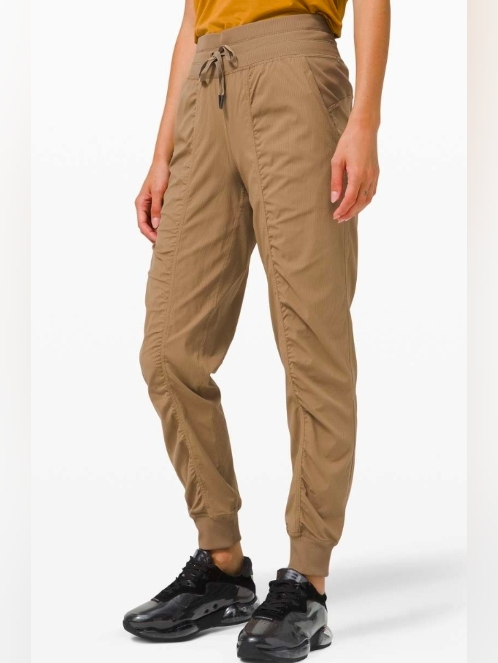 Lululemon Women’s Beyond the Studio Lined Jogger LW5DD6S TRNH Trench Beige Sz 4